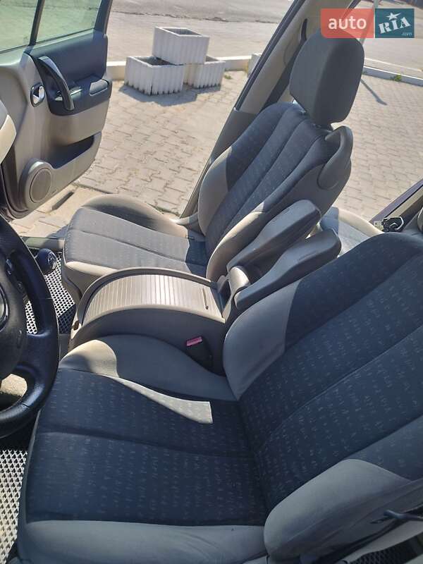Минивэн Renault Scenic 2003 в Черновцах