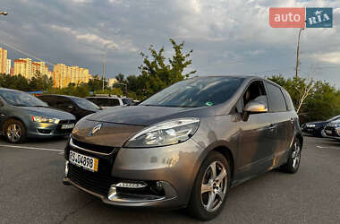 Минивэн Renault Scenic 2012 в 