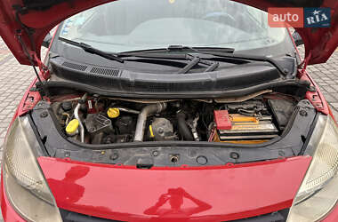 Мінівен Renault Scenic 2005 в 