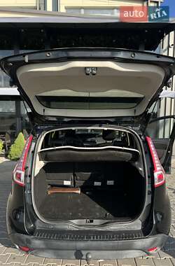 Мінівен Renault Scenic 2011 в 