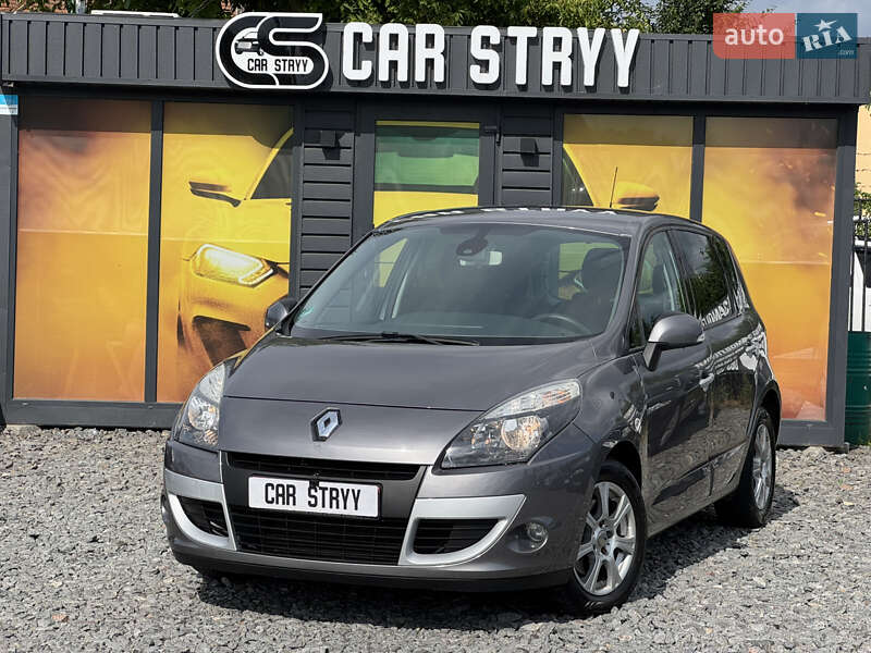 Минивэн Renault Scenic 2011 в 