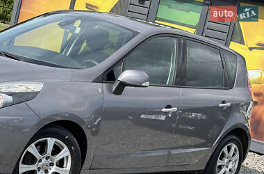 Минивэн Renault Scenic 2011 в 