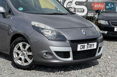 Минивэн Renault Scenic 2011 в 