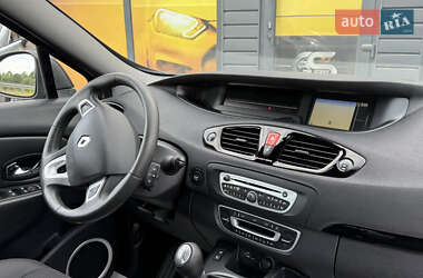 Минивэн Renault Scenic 2011 в 