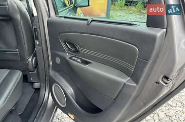 Минивэн Renault Scenic 2011 в 
