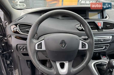 Минивэн Renault Scenic 2011 в 