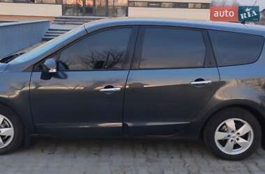 Минивэн Renault Scenic 2009 в 