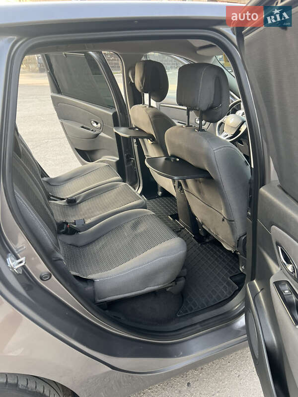 Минивэн Renault Scenic 2014 в Краснограде