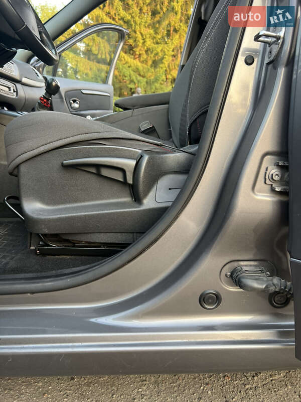 Минивэн Renault Scenic 2014 в Краснограде