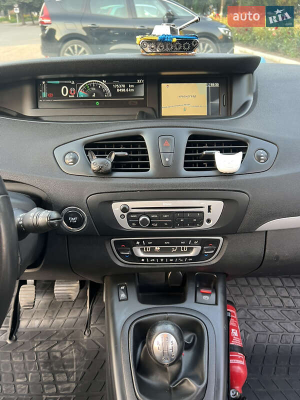 Минивэн Renault Scenic 2014 в Краснограде