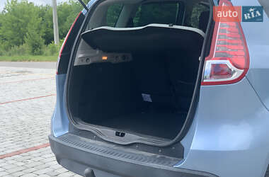 Минивэн Renault Scenic 2010 в 