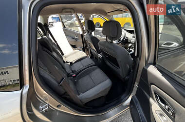 Минивэн Renault Scenic 2011 в 