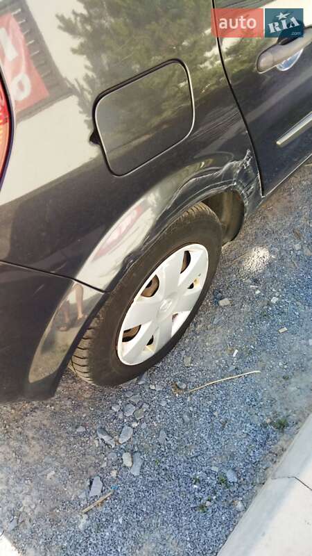 Минивэн Renault Scenic 2004 в Ровно