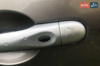Минивэн Renault Scenic 2010 в 