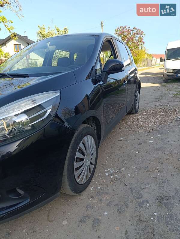 Минивэн Renault Scenic 2013 в Львове