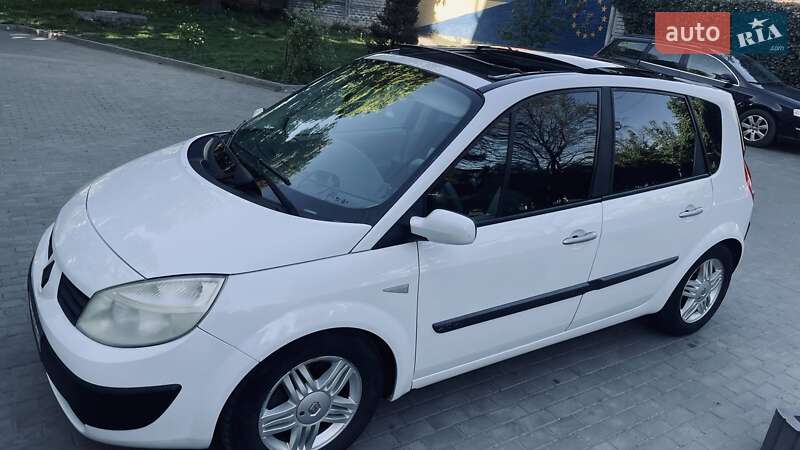 Минивэн Renault Scenic 2004 в 