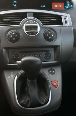 Минивэн Renault Scenic 2005 в 