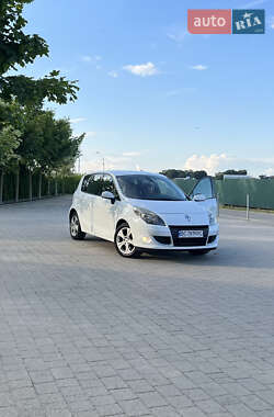 Минивэн Renault Scenic 2011 в 