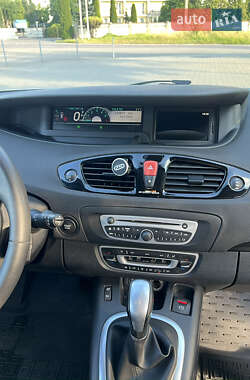 Минивэн Renault Scenic 2011 в 