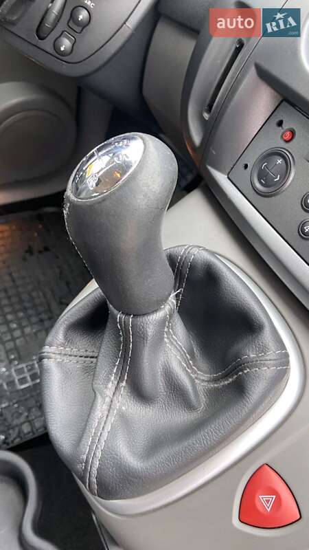 Минивэн Renault Scenic 2003 в Дубно