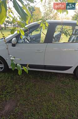 Мінівен Renault Scenic 2012 в 