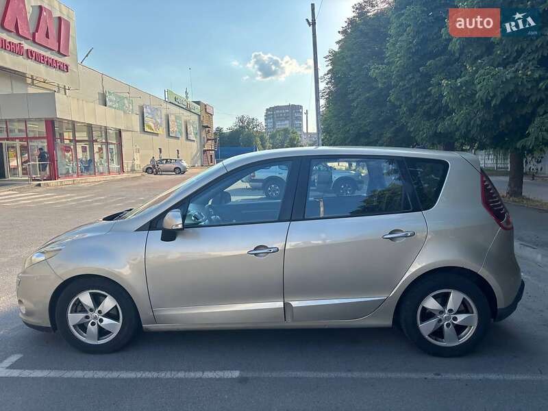 Минивэн Renault Scenic 2010 в Житомире