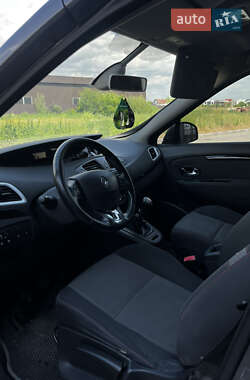 Минивэн Renault Scenic 2013 в 