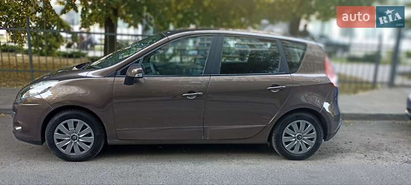 Минивэн Renault Scenic 2011 в Вишневом