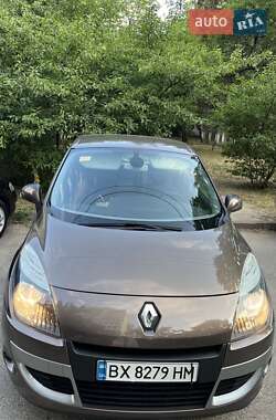 Минивэн Renault Scenic 2011 в 