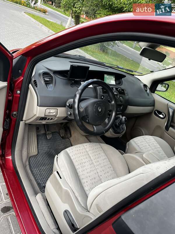 Минивэн Renault Scenic 2005 в Ладыжине
