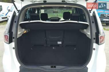 Минивэн Renault Scenic 2015 в 