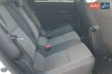 Минивэн Renault Scenic 2015 в 