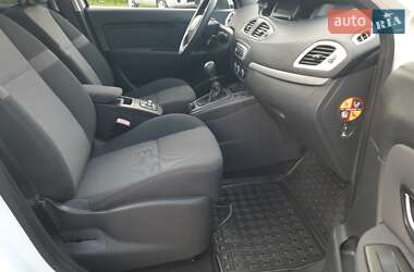 Минивэн Renault Scenic 2015 в 