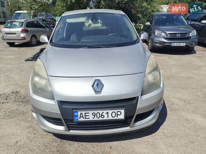 Минивэн Renault Scenic 2011 в Остроге