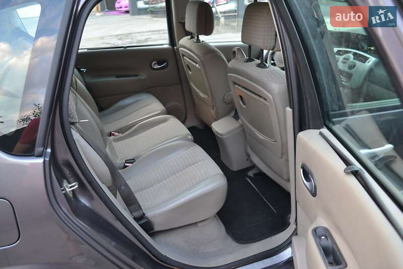 Минивэн Renault Scenic 2005 в Луцке