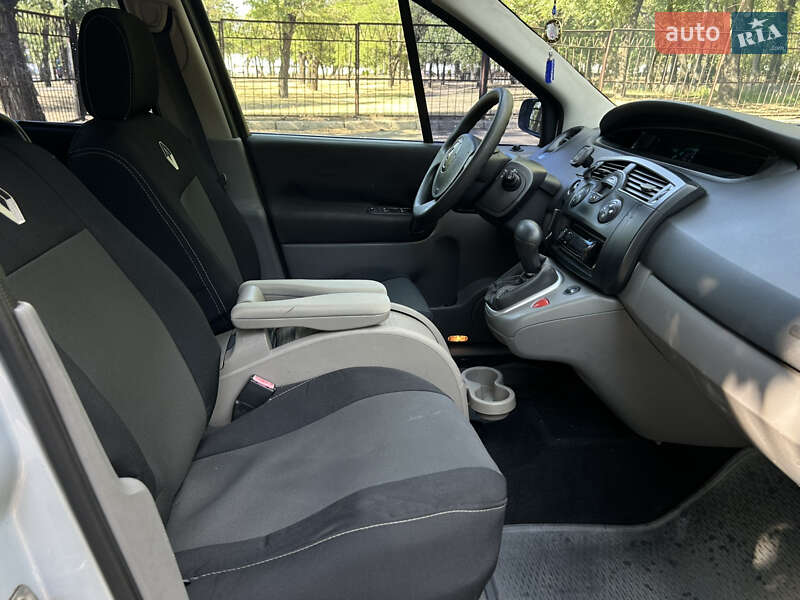 Минивэн Renault Scenic 2006 в Николаеве