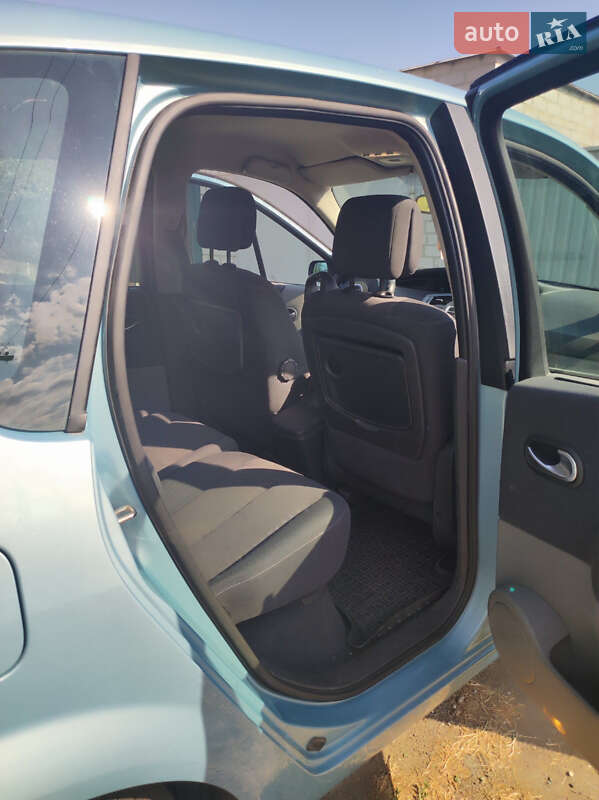 Минивэн Renault Scenic 2006 в Лозовой