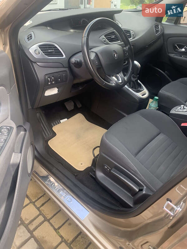 Минивэн Renault Scenic 2016 в Ровно