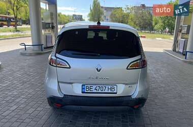 Минивэн Renault Scenic 2014 в 