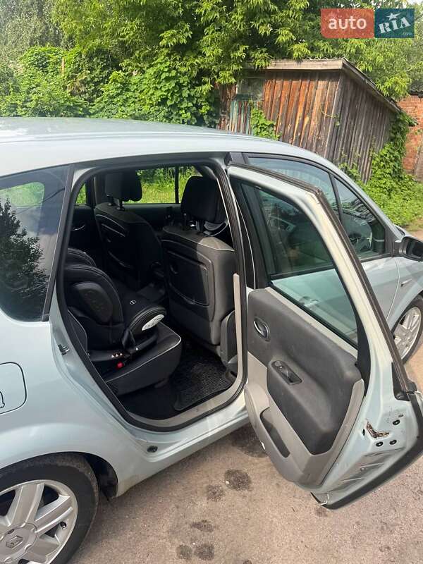 Минивэн Renault Scenic 2003 в Новгород-Северском фото 9 Минивэн Renault Scenic 2003 в Новгород-Северском
