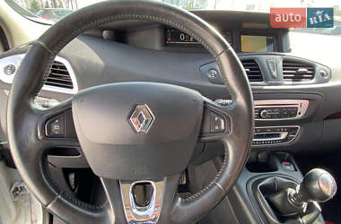 Минивэн Renault Scenic 2013 в 