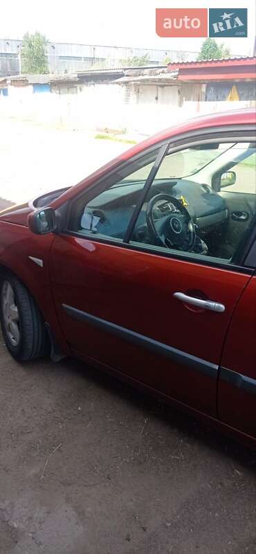 Минивэн Renault Scenic 2008 в Коростене