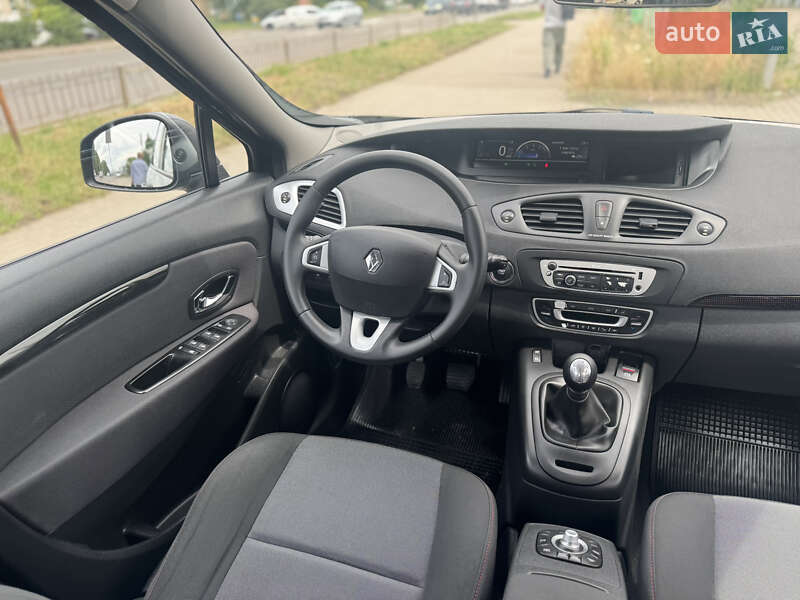 Минивэн Renault Scenic 2012 в Ровно
