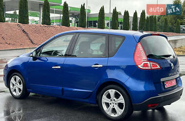 Минивэн Renault Scenic 2010 в 