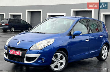 Минивэн Renault Scenic 2010 в 