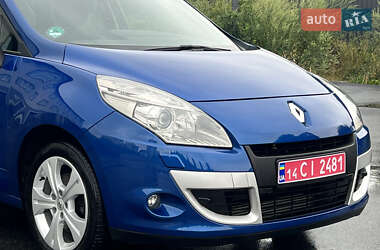Минивэн Renault Scenic 2010 в 