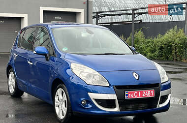 Минивэн Renault Scenic 2010 в 