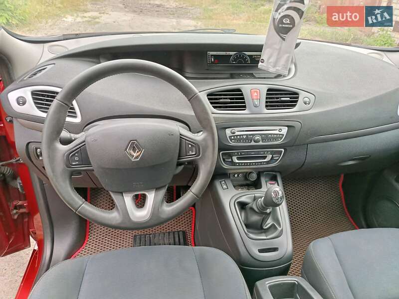 Минивэн Renault Scenic 2010 в Чернигове