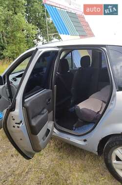 Минивэн Renault Scenic 2005 в 