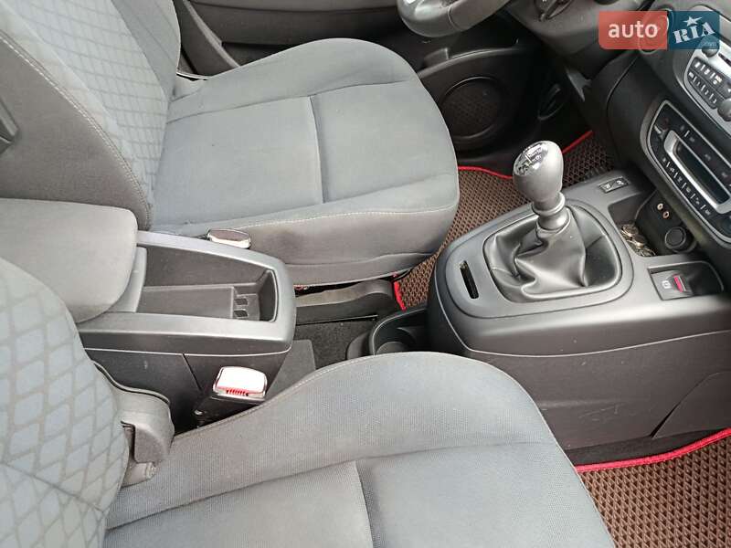 Минивэн Renault Scenic 2010 в Чернигове